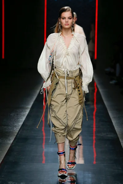 Look 40